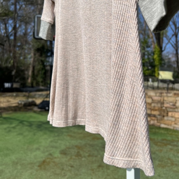 ERGE Designs Three-Quarter Sleeve Top - Picture 5 of 12